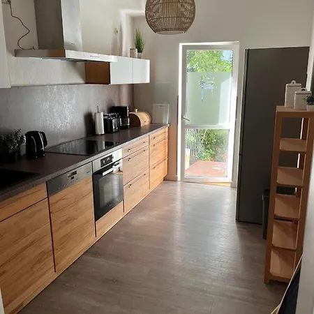 Schmuckstueck Im Herzen Rostocks Mit Gruener Oase Lejlighed *