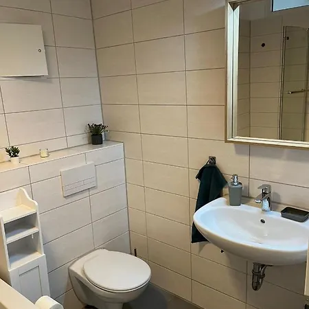 Schmuckstueck Im Herzen Rostocks Mit Gruener Oase Lejlighed Rostock