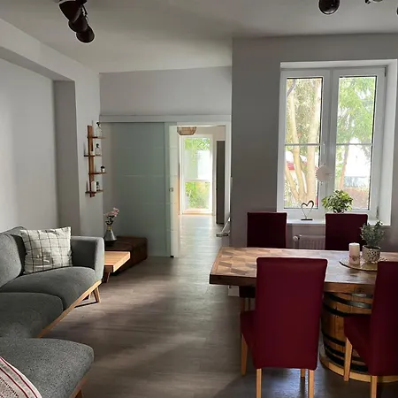 Apartment Schmuckstueck Im Herzen Rostocks Mit Gruener Oase *